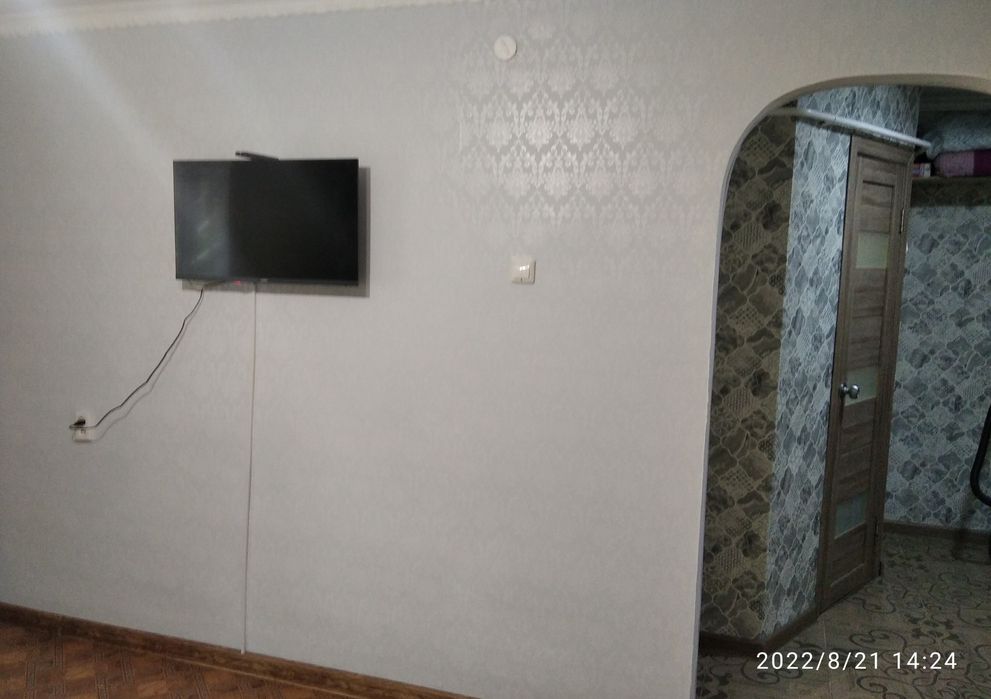 1 комн кв 8 мкрн, посуточно.