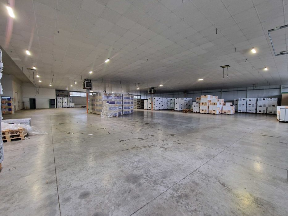 De inchiriat Hala industriala 1400 mp, spatiu depozitare logistica TIR