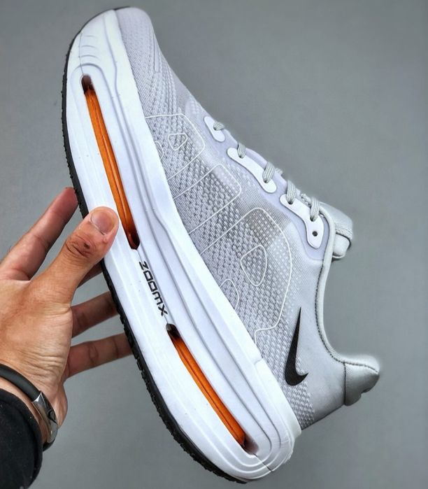 Нови мъжки маратонки Nike Vomero premium grey white