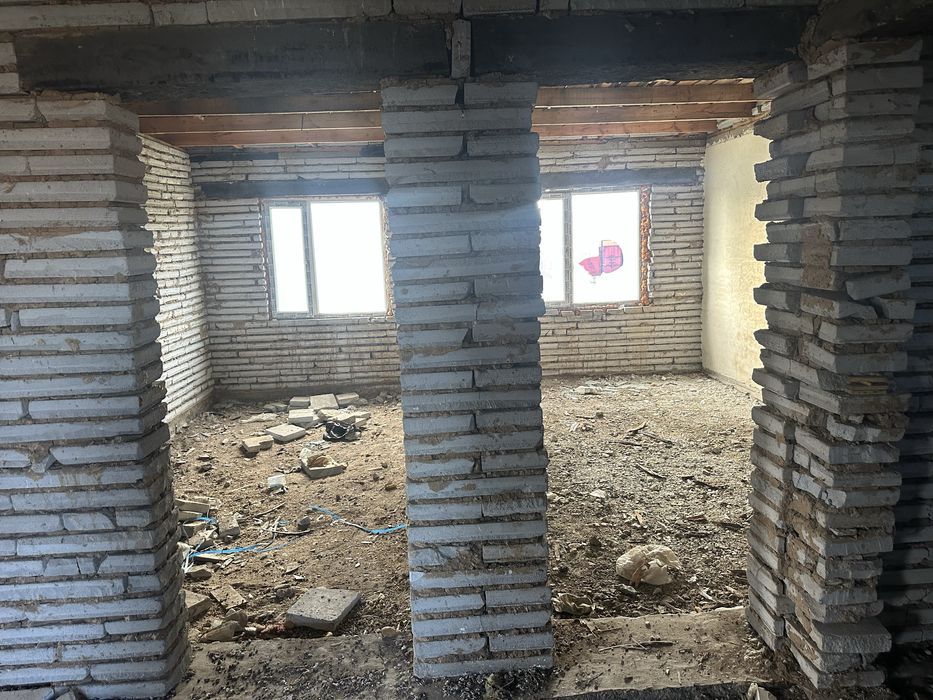 Продам недстроенный дом