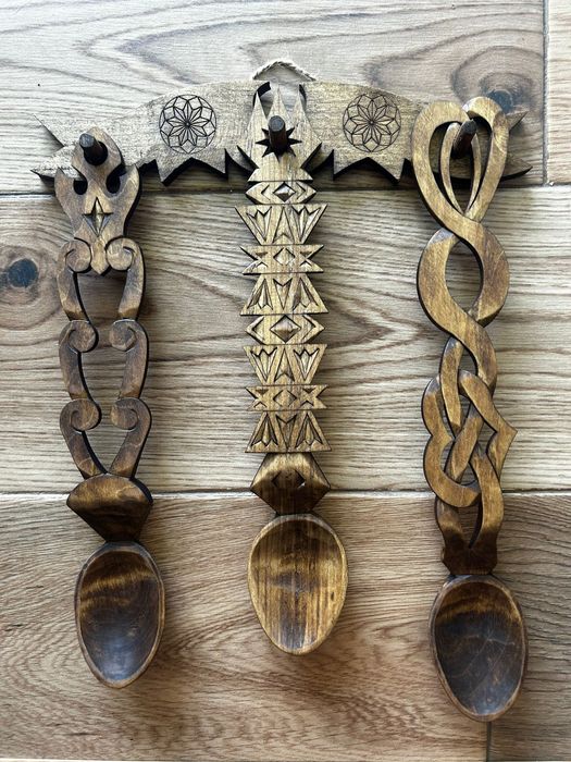 Linguri sculptate traditionale/rustice