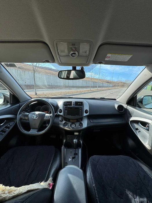 Toyota RAV4 2.2 D-4D an 2011 automată