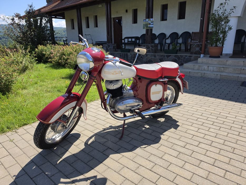 De vanzare JAWA 250/559