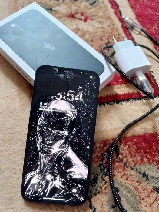 продается iPhone 13