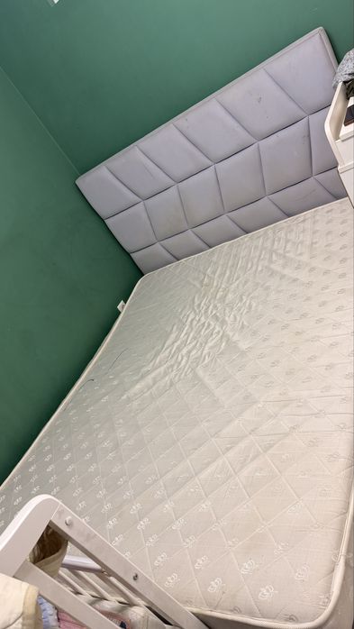 Продам спальную кровать