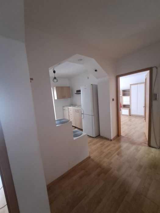Inchiriez apartament cu 2 camere