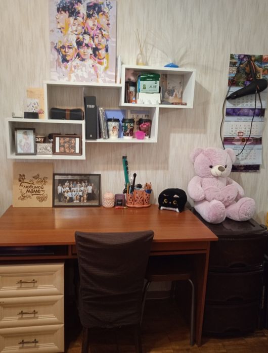 Полка настенная книжная