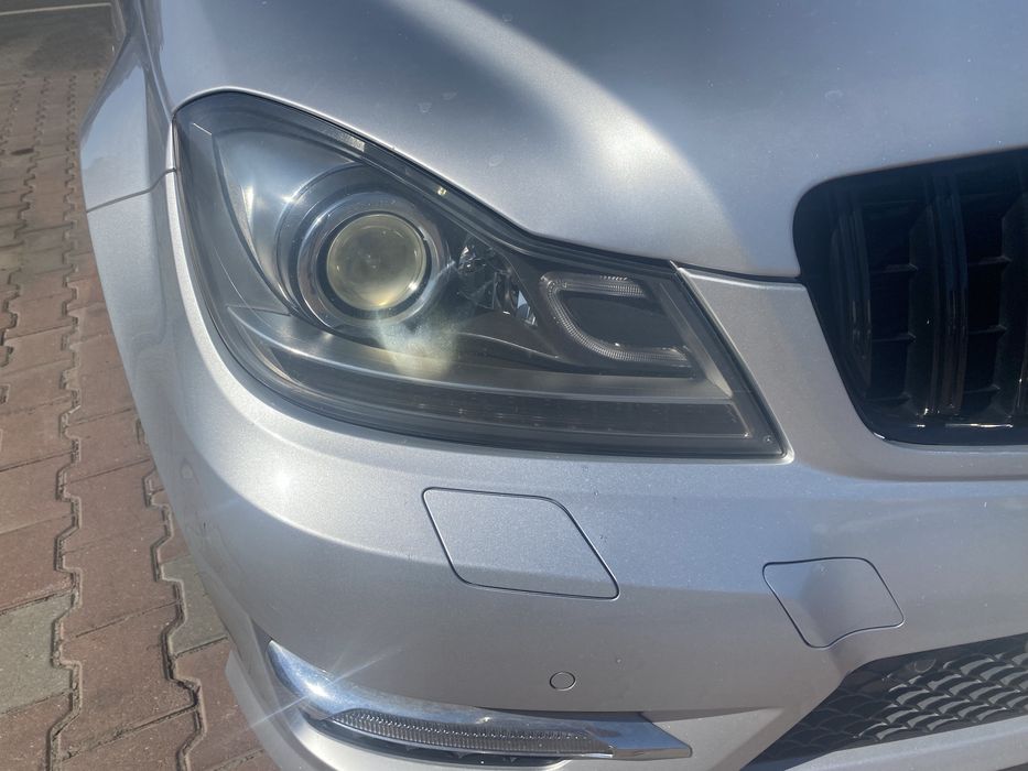 Far dreapta ILS xenon bixenon Mercedes w204 facelift