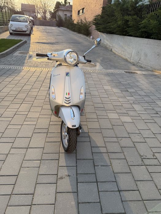 Vespa primavera se conduce fara permis