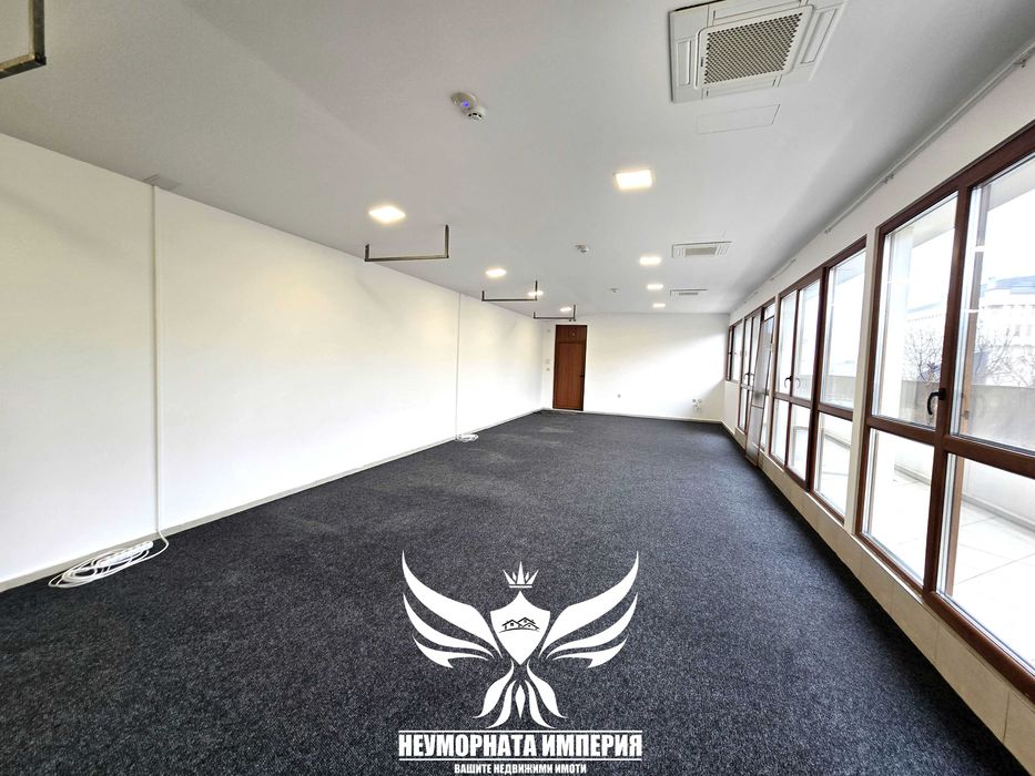 Под наем 107кв.м. на 4 етаж - зала за събития/помещение, офис студио, салон, ателие в град Асеновград топ център