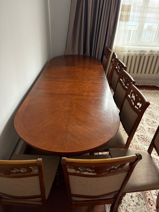 Продам обеденный стол