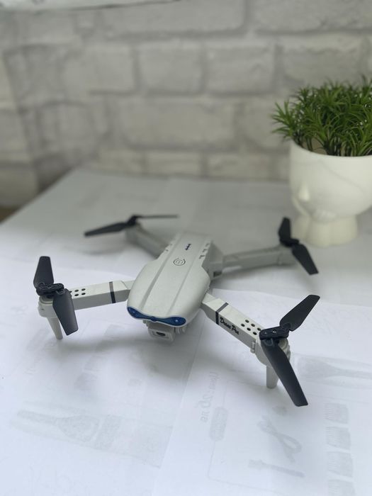 Дрон E99 Pro K3 4K HD 2 камери / Въздушна Фотография