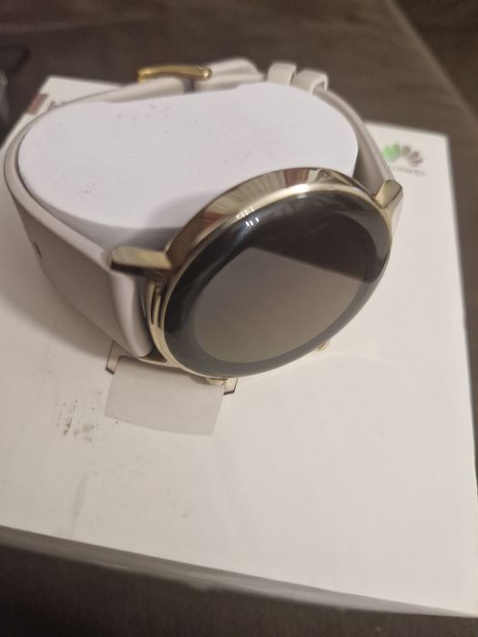 Huawei Watch GT 2 42 mm – Gold/White – Funcțional