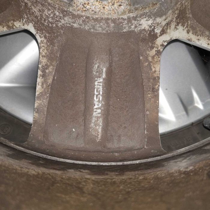 Джанти с гуми за Нисан 16 цола