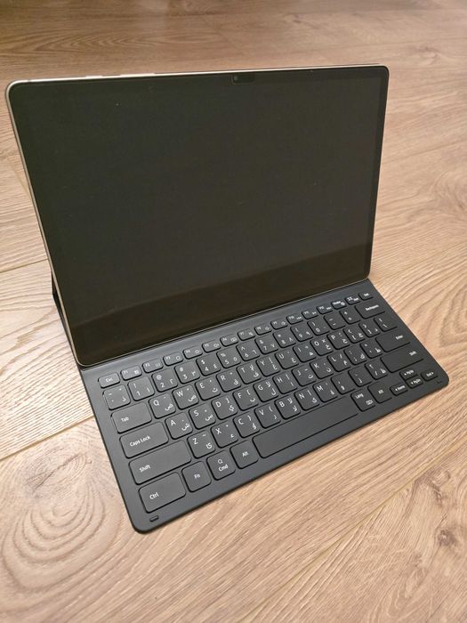 Планшет Samsung Galaxy Tab S9+5G и оригинальная Samsung клавиатура