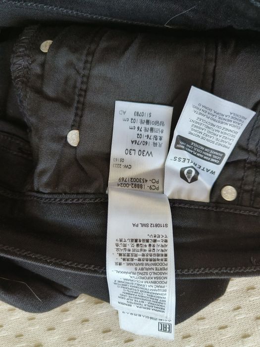 Blugi damă Levi’s 721 High Rise Skinny - Negri, W30 L30 (Stare foarte bună)