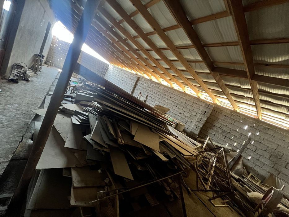 Тахта чёрный потолок учун