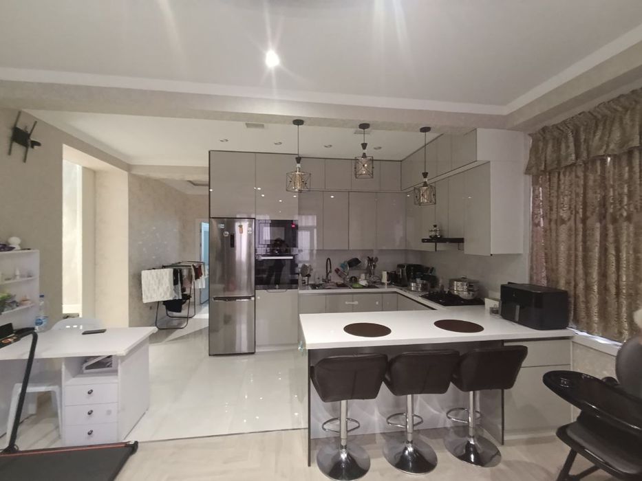 Продаю 2-х  комнатную квартиру Янги Хаёт Green House