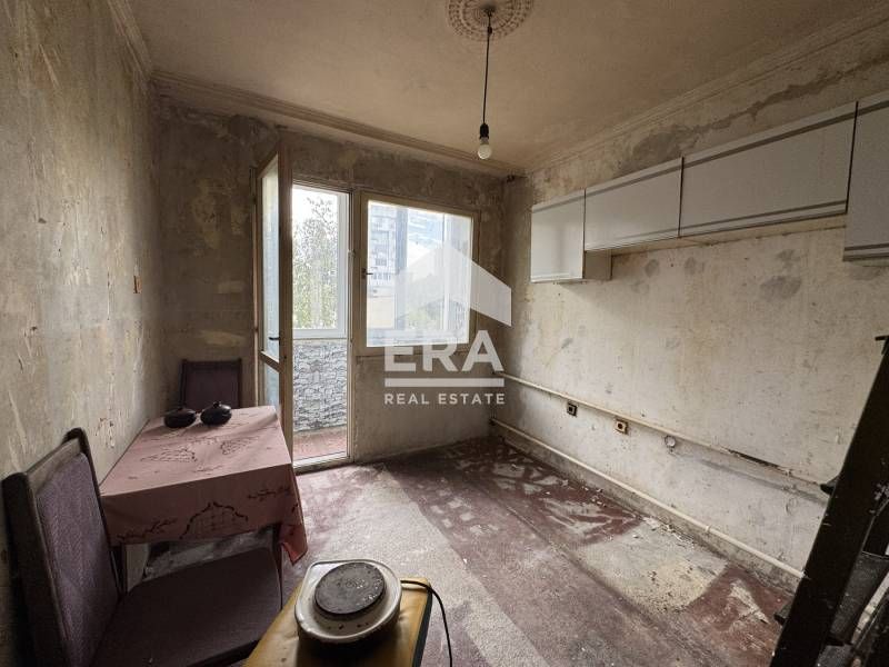 ЕКСКЛУЗИВНО! ЕРА ДРЪСТЪР предлага за продажба тристаен апартамент в бл