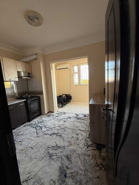 Kvartira sotiladi 4 xonaliy