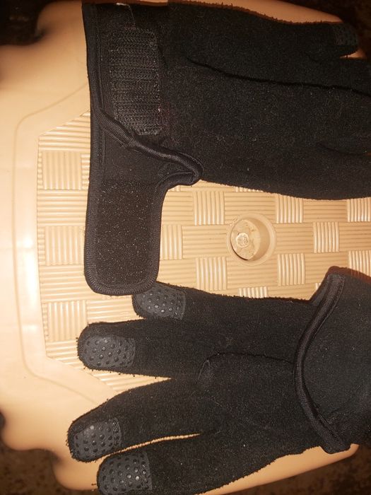 Поларени ръкавици Jako и ръкавици Adidas и с един пръст и BMW