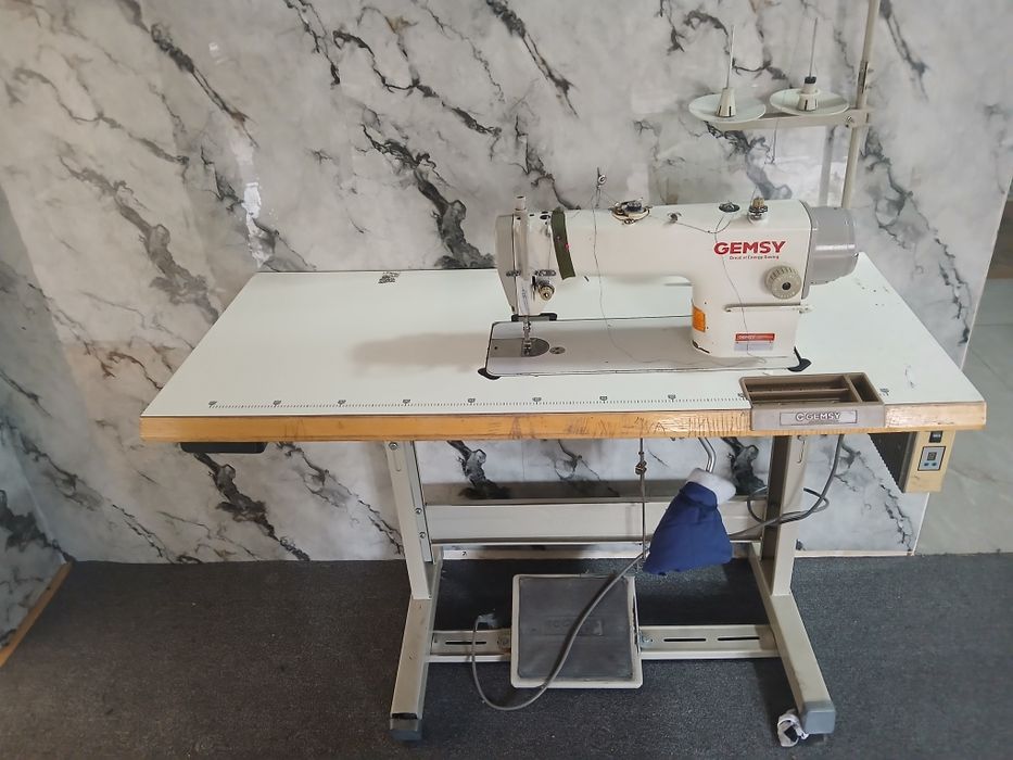 Швейная машинка GEMSY