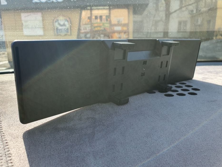 Зеркало заднего вида.