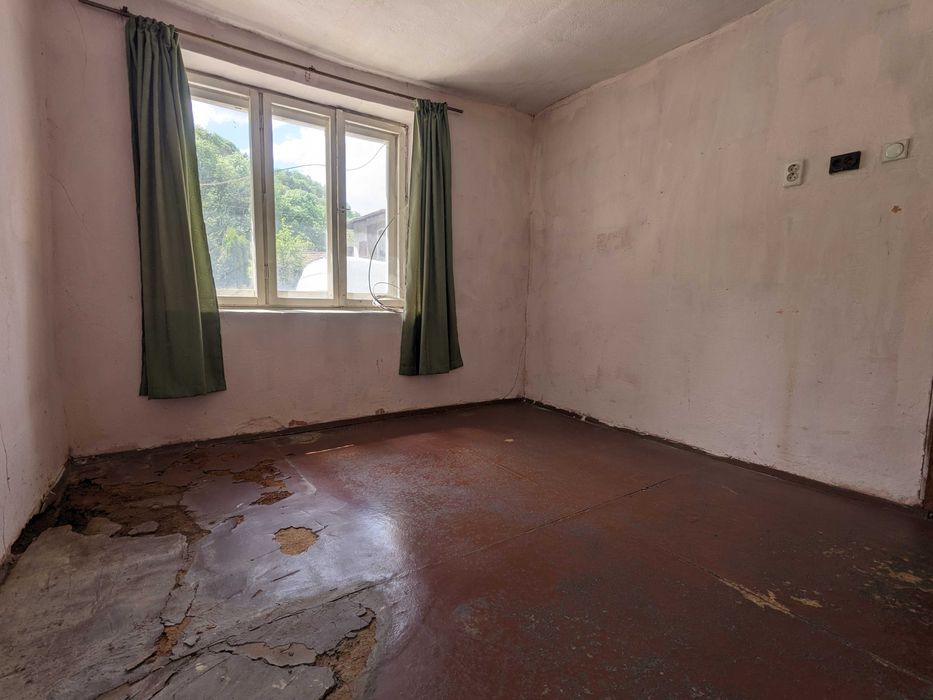 Продава се Къща в Брезник - 80 кв.м за 538 €/кв.м - Снимка #21