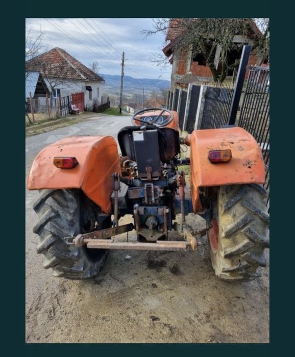 Vând trctor FIAT 400