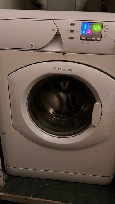 Пералня Ariston AVF129 за ЧАСТИ