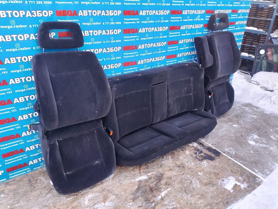 Сидения на Audi 100 C4 велюр.