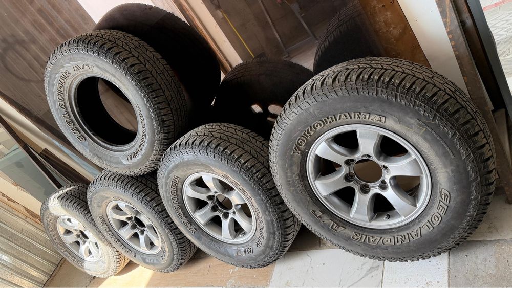 Продам шину с диском 265/75/16 Алматы