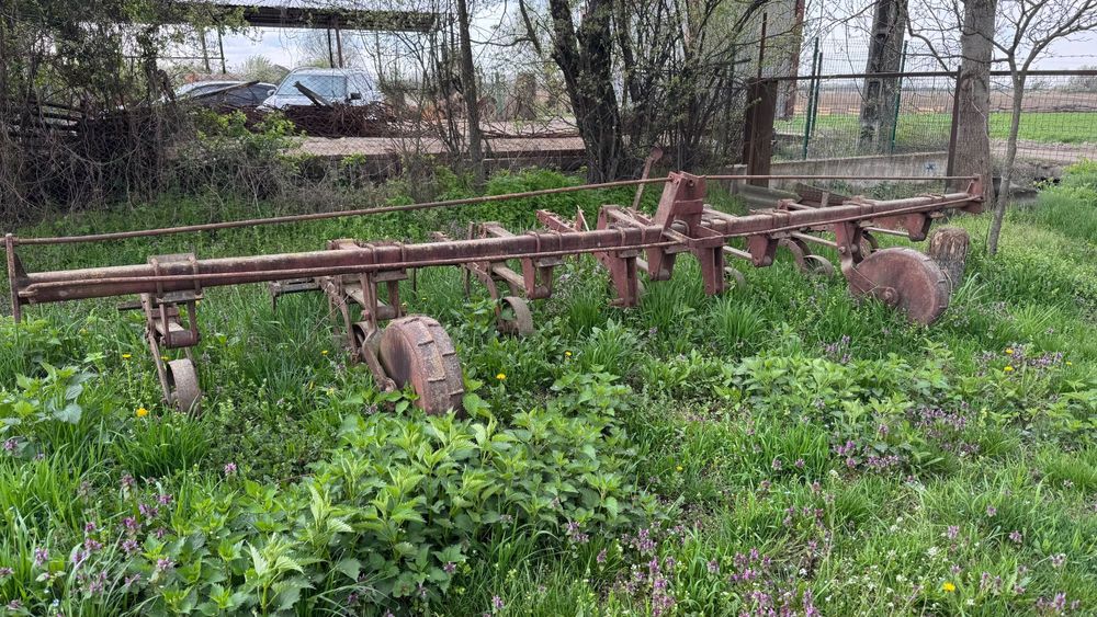 Vând cultivator