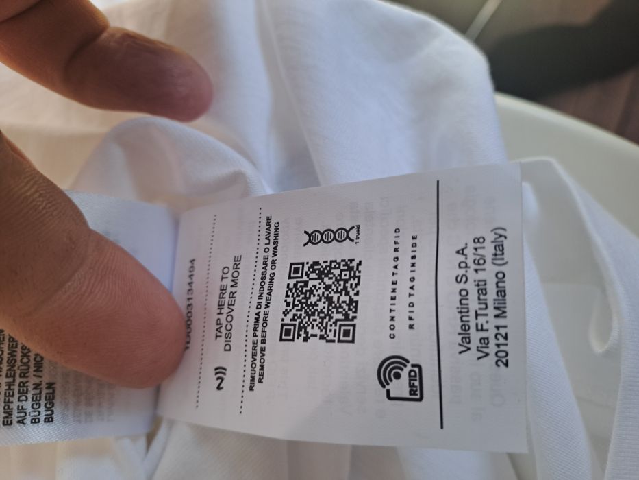 Vand tricou valentino