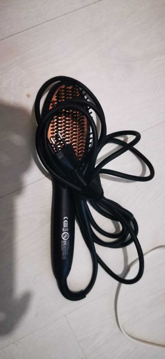 DIVA - perie de îndreptat părul