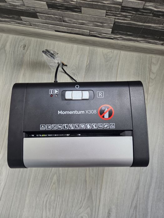 Distrugator documente manual REXEL MOMENTUM X308, P3, cross-cut (confeti), 8 coli, cos 15l, negru