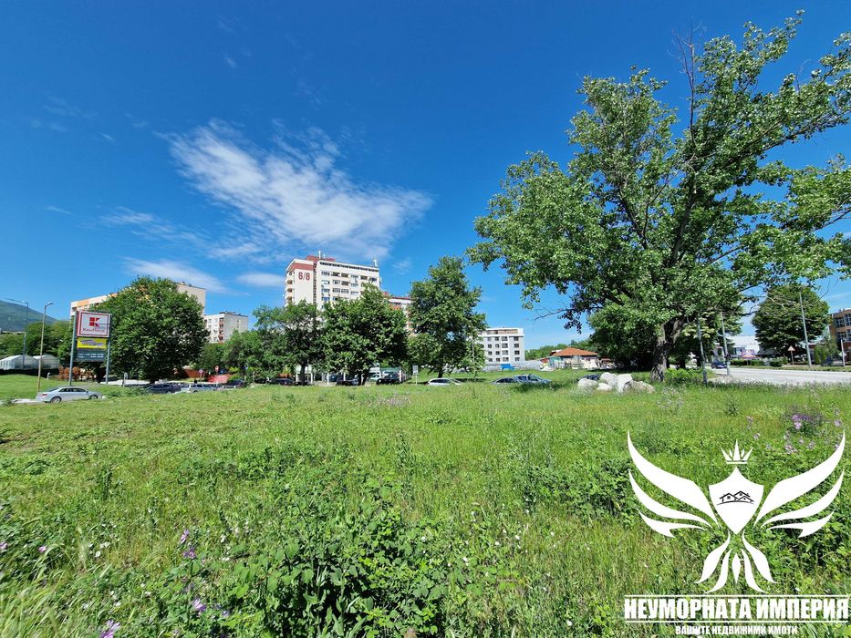 Дава се под наем Гараж / Паркомясто в Асеновград - 600 кв.м за 780 € - Снимка #7