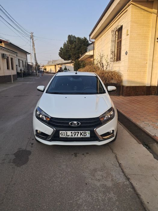 Lada vesta. 2019