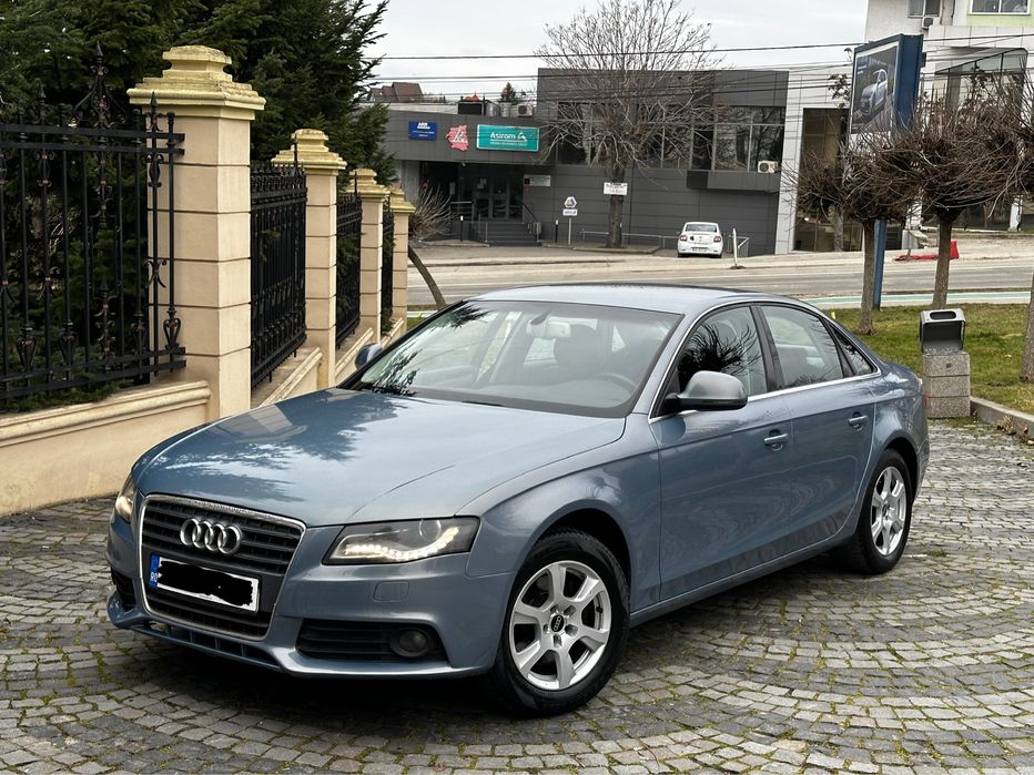 Audi A4 B8 , 2.0 TDI , An fabricație 2010 , S-line , Led