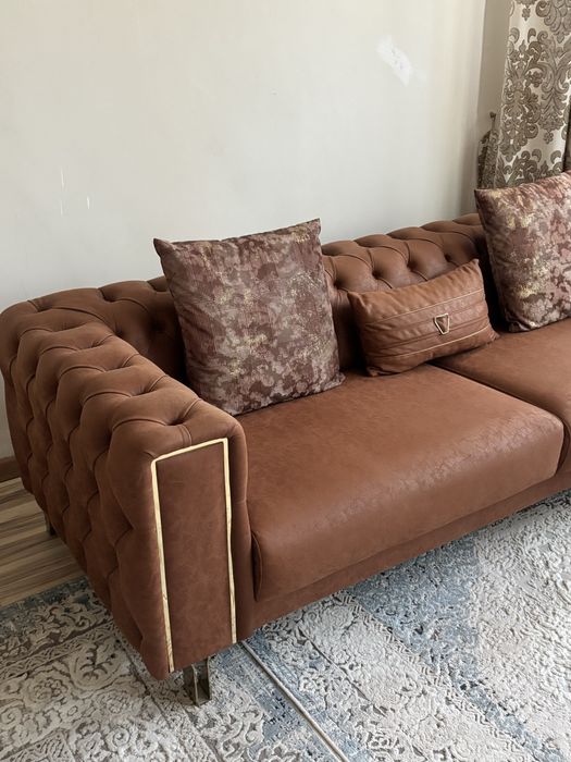 Продам коричневый диван Bellona