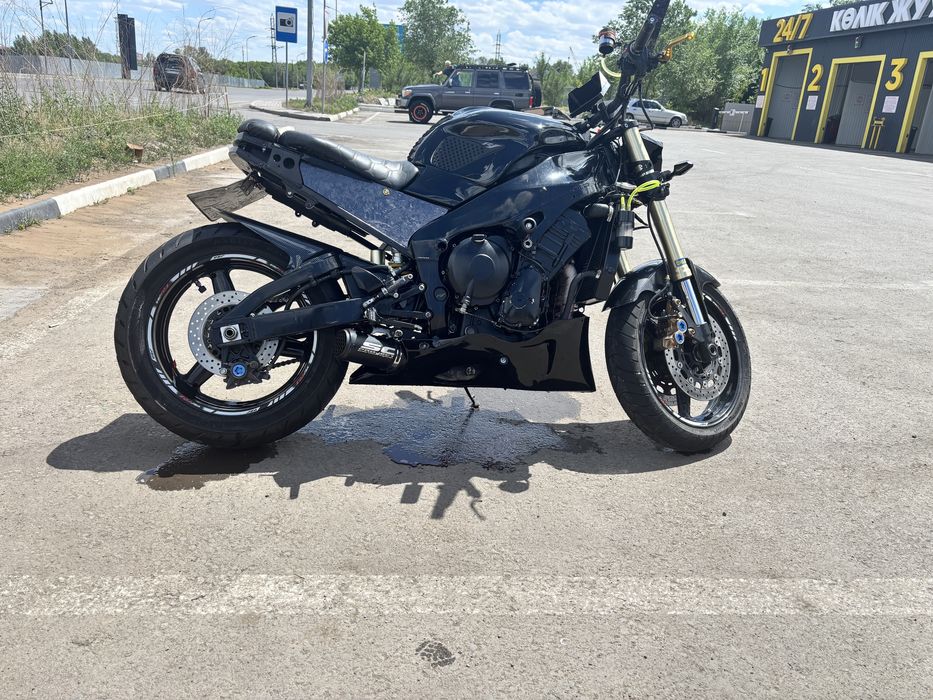 Мотоцикл yamaha r1