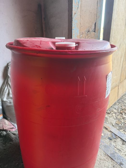 Продам бочки 200л б/у металлические