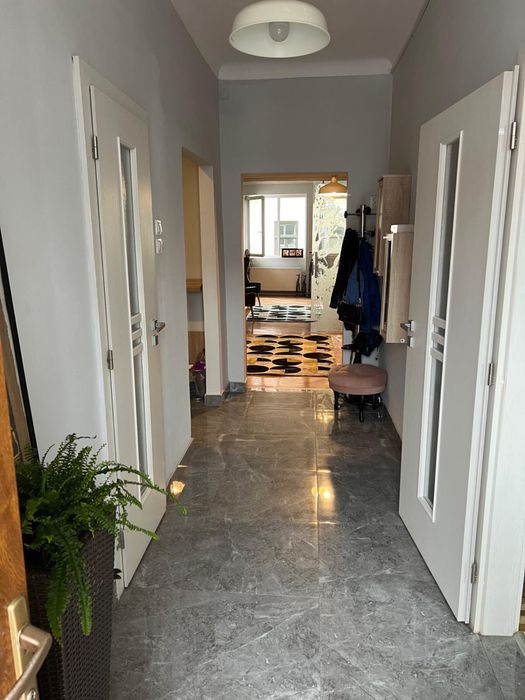 Inchiriez Apartament central 3 camere