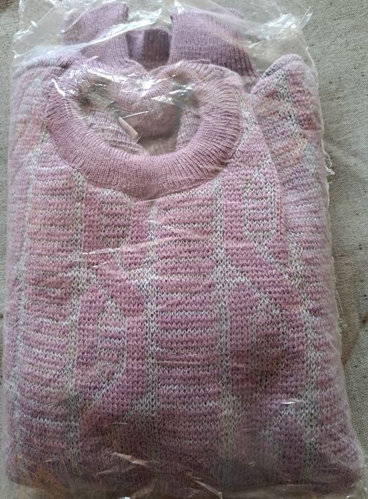 Пуловер и за мъж и за жена