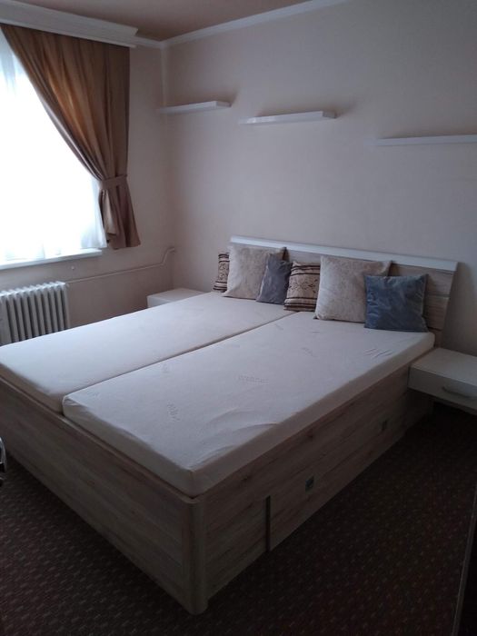 Vand apartament 3 camere B-dul Dacia