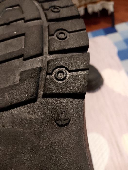 Продам зимнию обувь