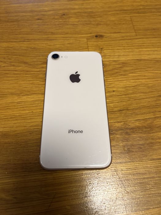 iPhone 8 in stare f buna