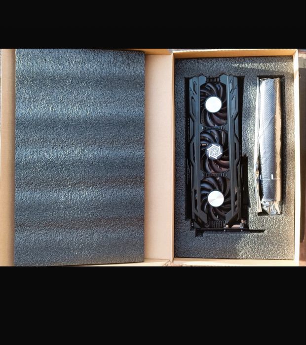 Se vinde urgent gtx 1080ti inno3d 11gb 352bit