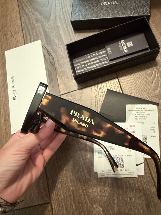 Слънчеви очила Prada