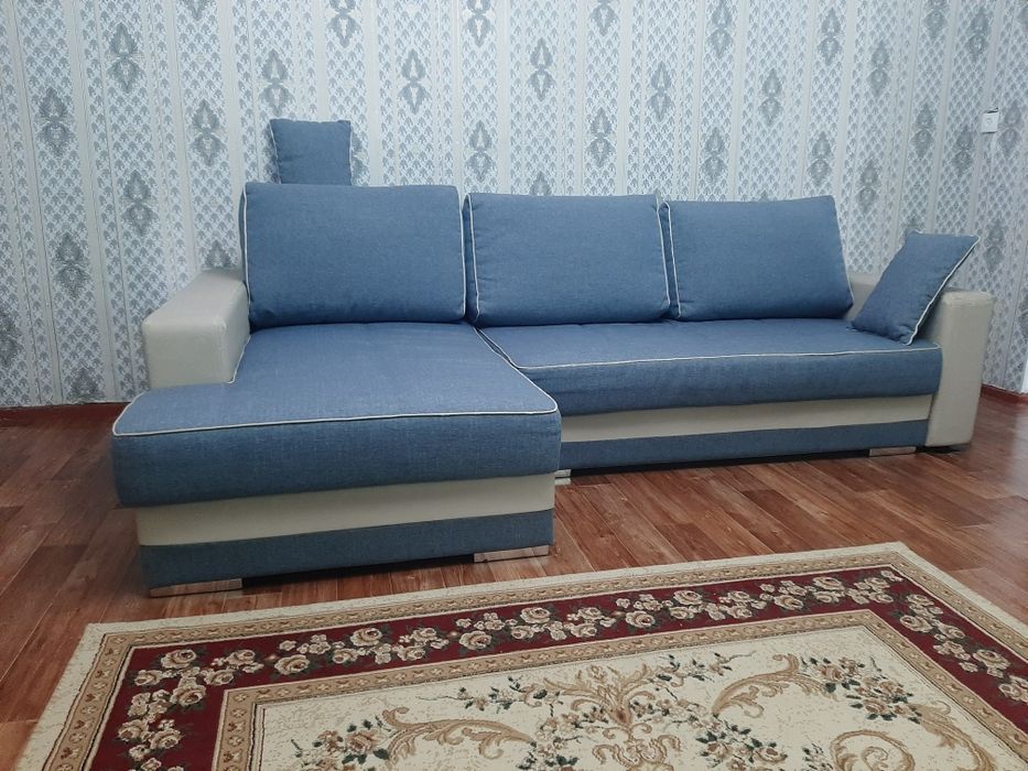 Г- образный диван.